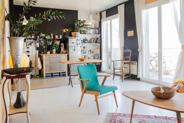 Marseille Penthouse Apartment (Airbnb): Seating Area and + Kitchen