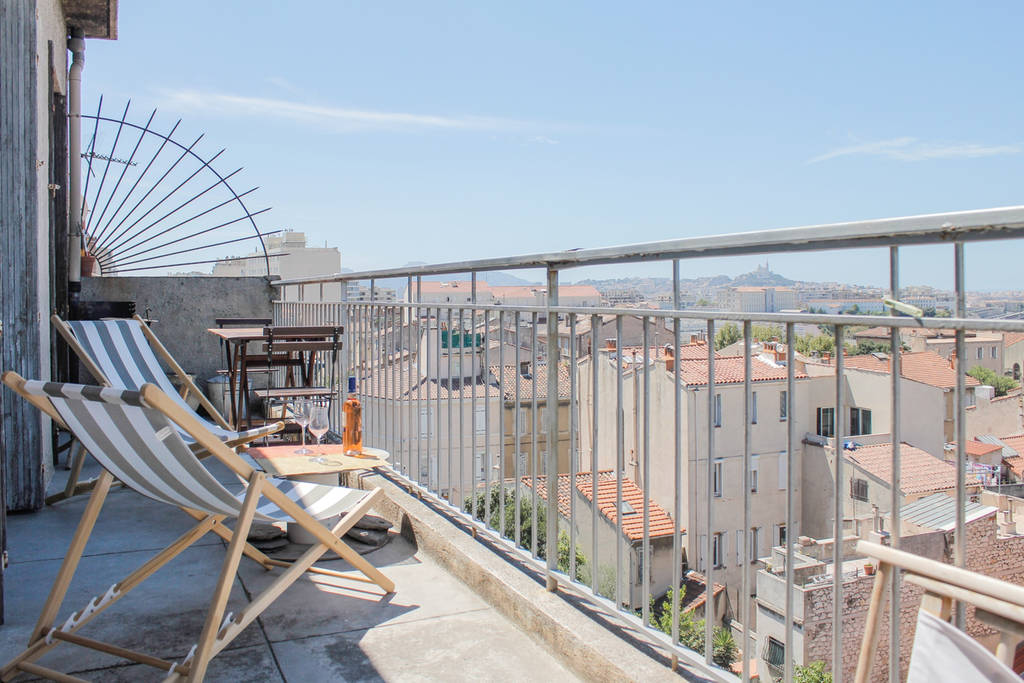 Marseille Penthouse Apartment (Airbnb): West Terrace & View