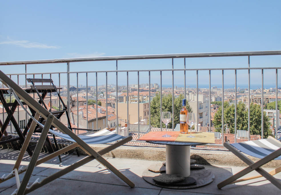 Marseille Penthouse Apartment (Airbnb): West Terrace & View
