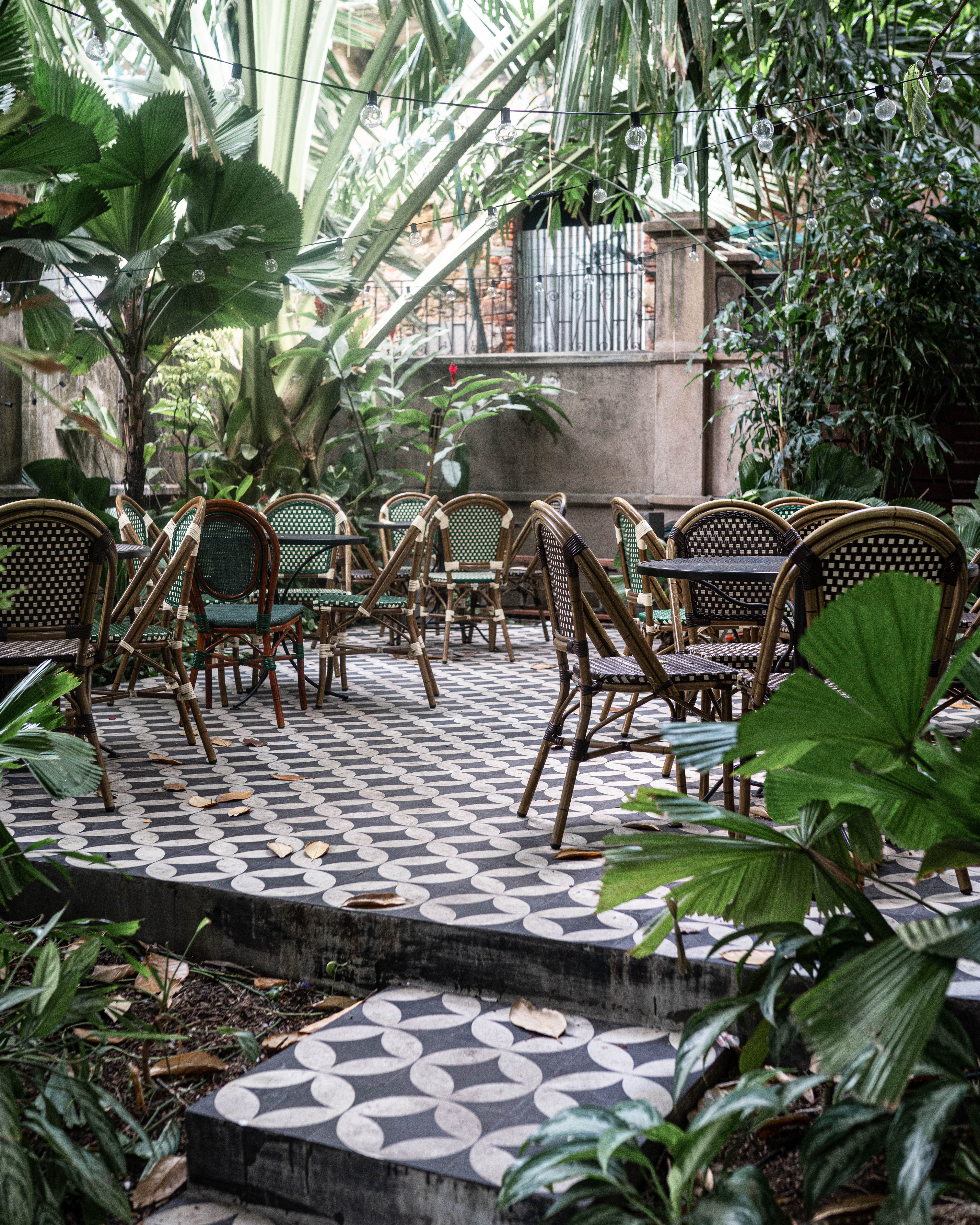 Las Clementinas - Mahalo Hidden Garden Seating Area